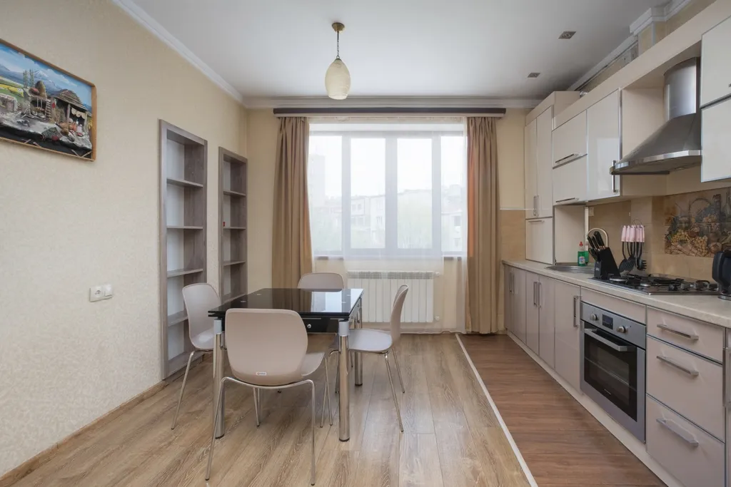 Уютная квартира с 3 спальнями в центре Еревана