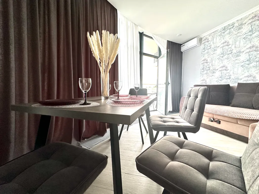 Квартира Апартамент Ls-wine and sunset с отдельной спальней с видом на море 5эт — аренда посуточно в Алушта