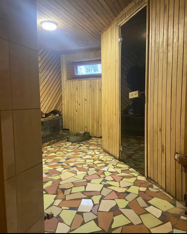 Уютный деревенский домик с русской баней возле берега озера