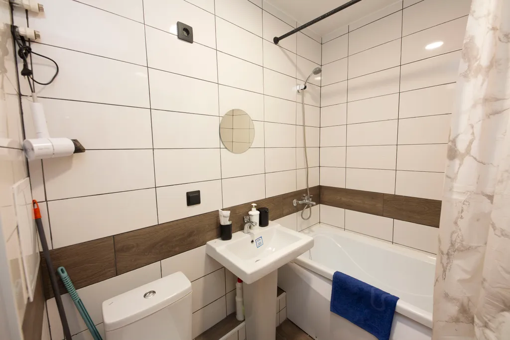 Студия в районе Нефтегаза на Мельникайте