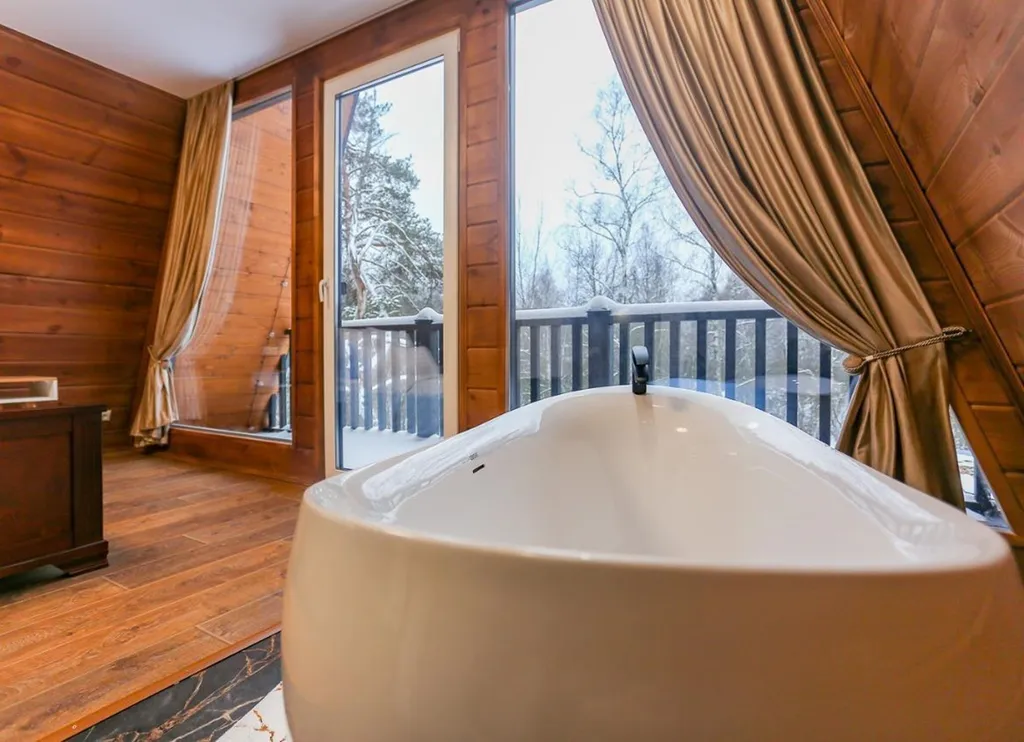 Большой дом a-frame в-небо с бассейном