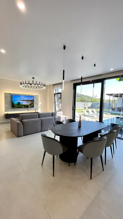 Коттедж с баней, бассейном и бунгало