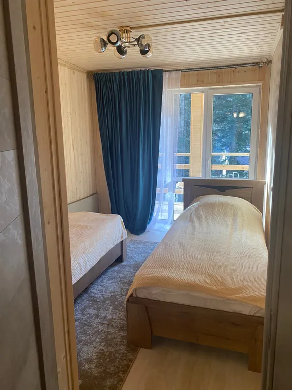 Коттедж в лесу, 12 спальных мест (весь дом)