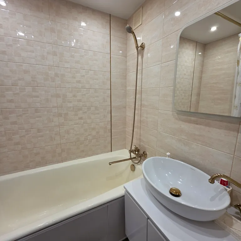 Современная 1-комнатная квартира, недалеко от центра