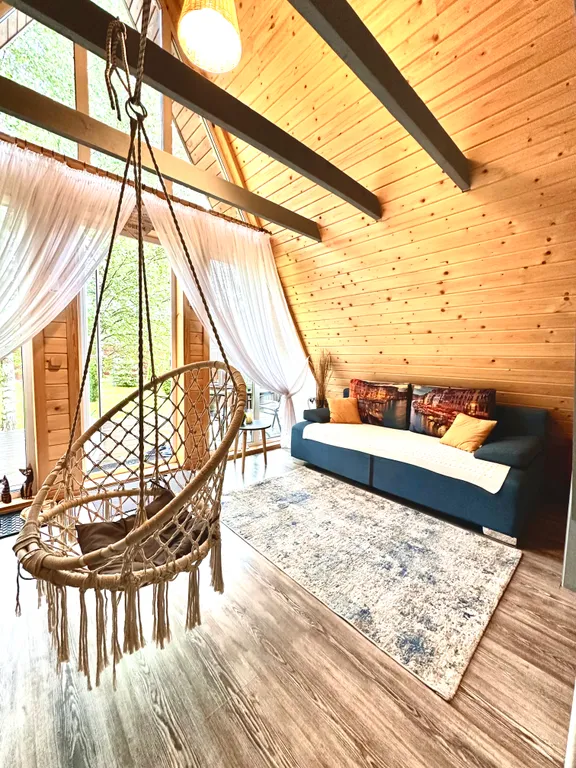 Треугольный домик под Минском с сауной и горячей купелью