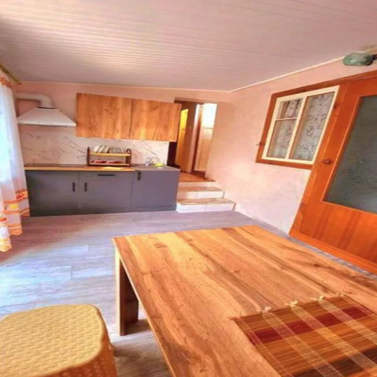 Квартира Четырёхместная комната стандарт №5 с отдельной кухней — Феодосия