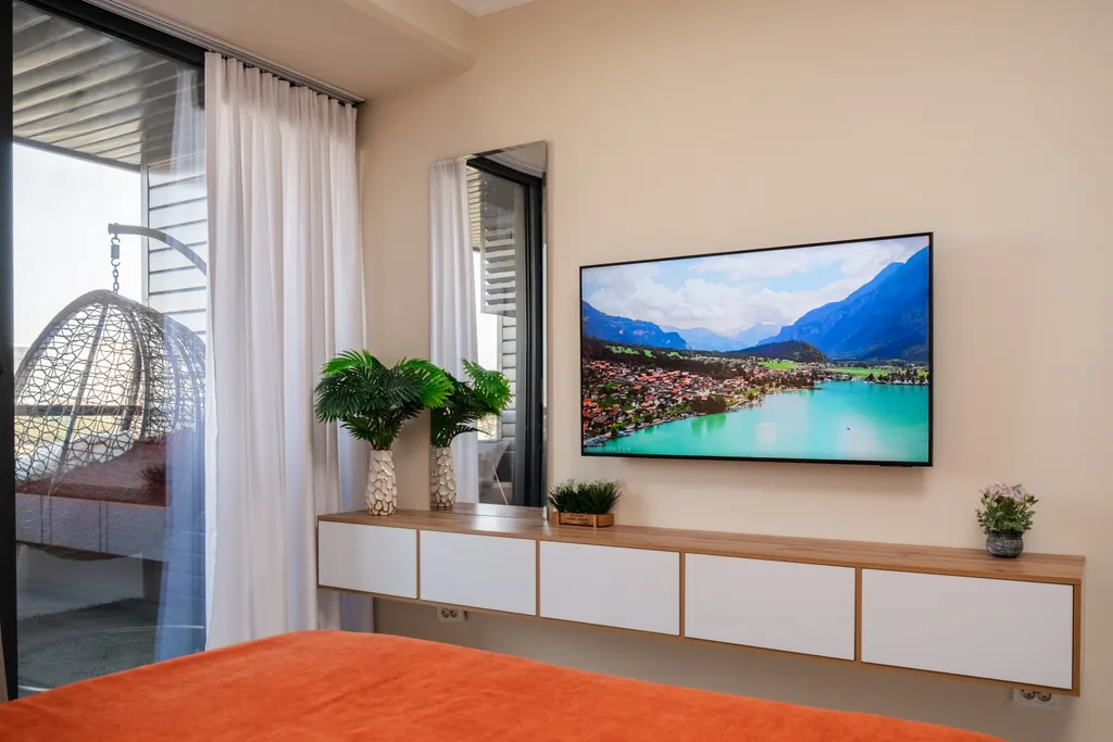 Современная студия с панорамой Tashkent City