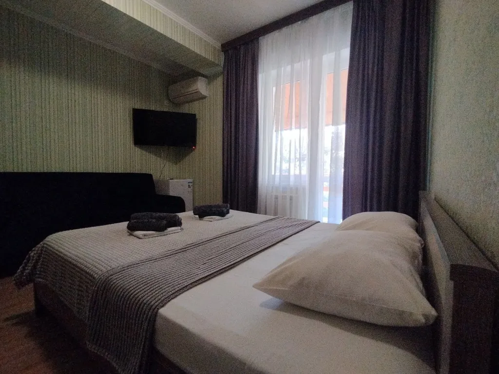 Квартира Уютная комфортная 2х + 2 доп. Местная комната с большим балконом — Лазаревское