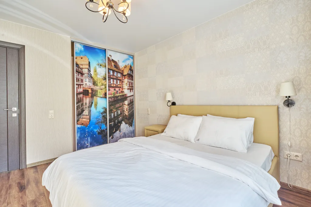 Трехкомнатная квартира у Лагерного сада