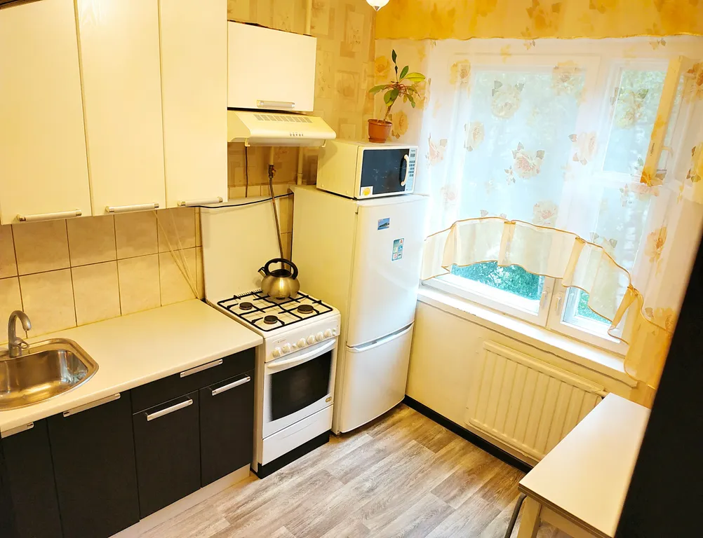 Отличная двухкомнатная квартира в 2 километрах от Псковского Кремля