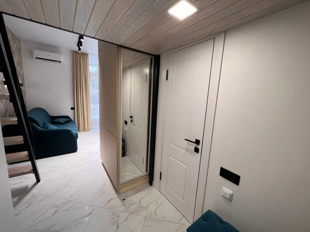 Современная студия Sun Hills Olginka