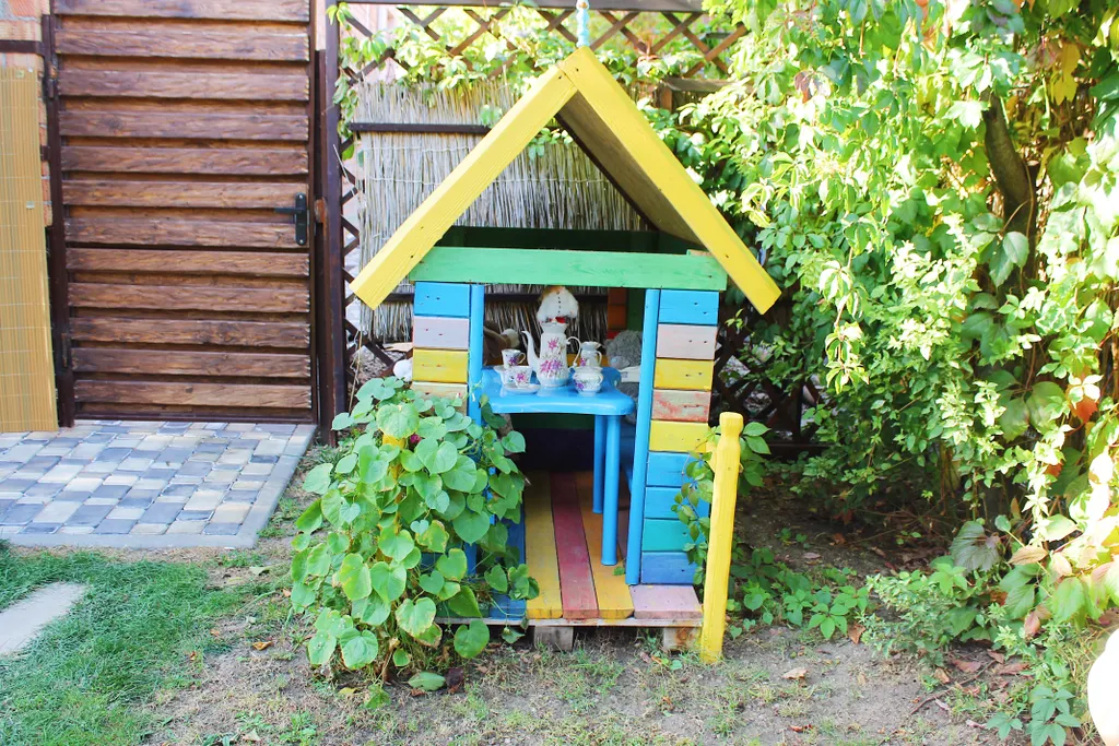 Коттедж у моря, детская площадка, бассейн,  костровая чаша, баттут.