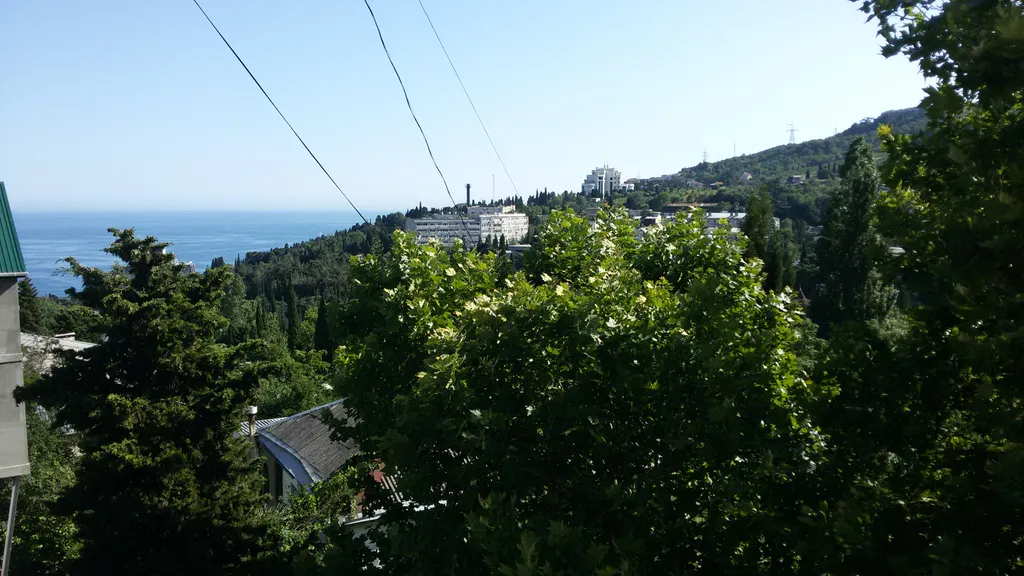 Уютная квартира с видом на море и горы в центре