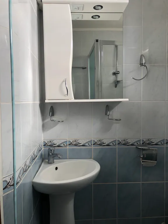 Двухэтажный дом с шикарным уютным двором в самом центре