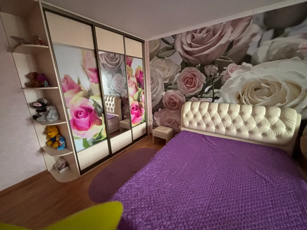 Трехкомнатная просторная квартира с хорошим ремонтом и планировкой