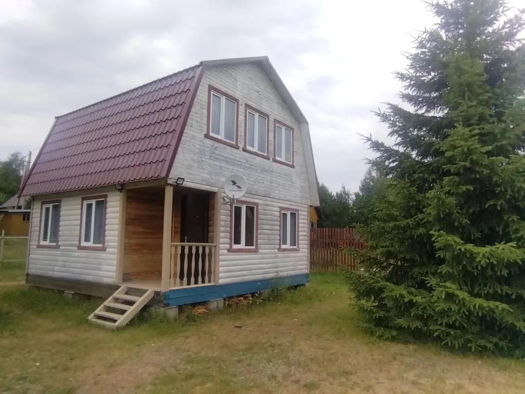 Уютный дом у озера