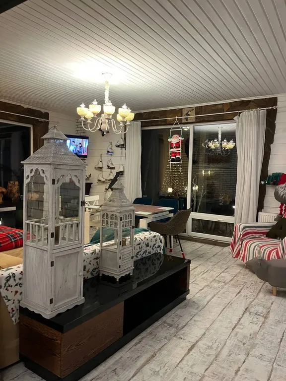 Уютный дом в сказочном лесу