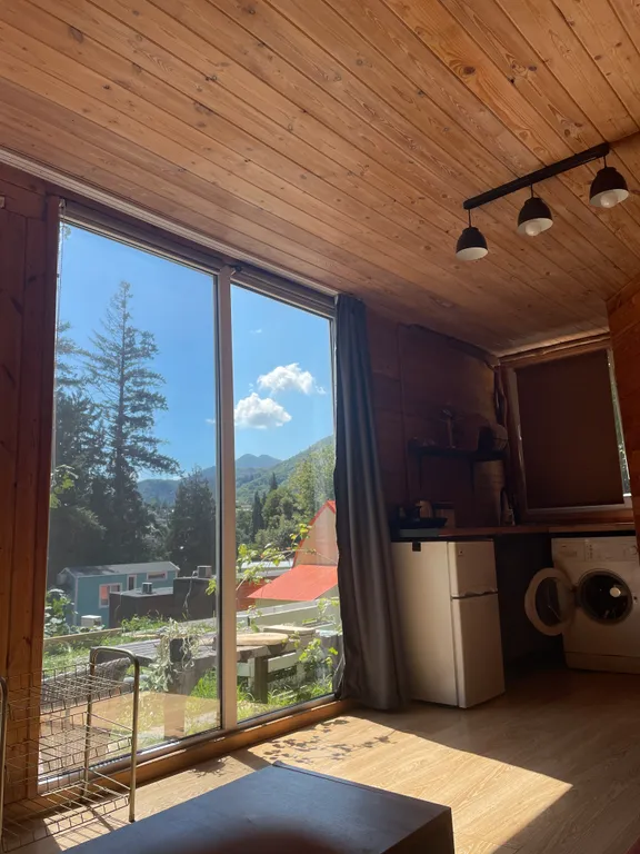 Коттедж Домик-студия с видом на горы, на территории турбазы — аренда посуточно в Красная Поляна