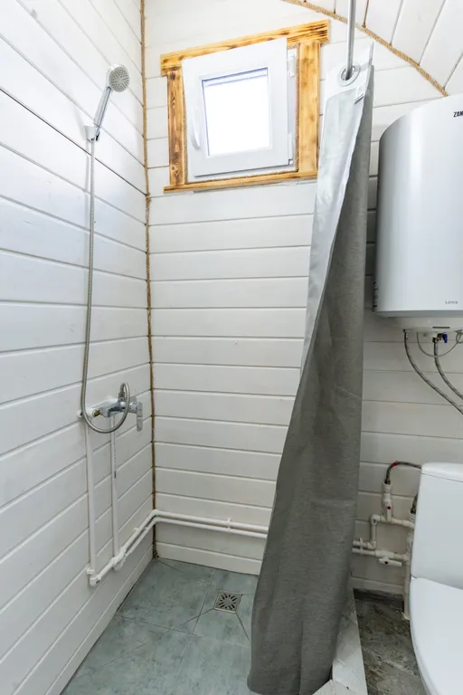 Уютный домик на опушке леса