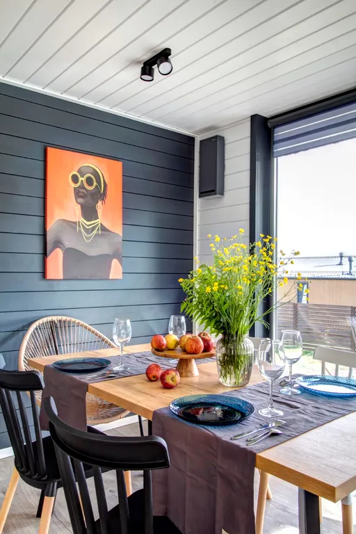 Дoм с видом на лec