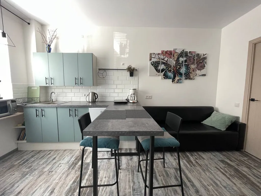 Студия на берегу залива