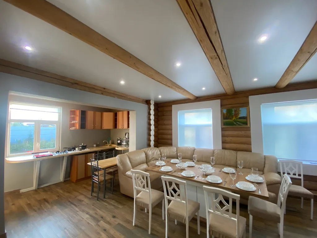 Дом с прудом