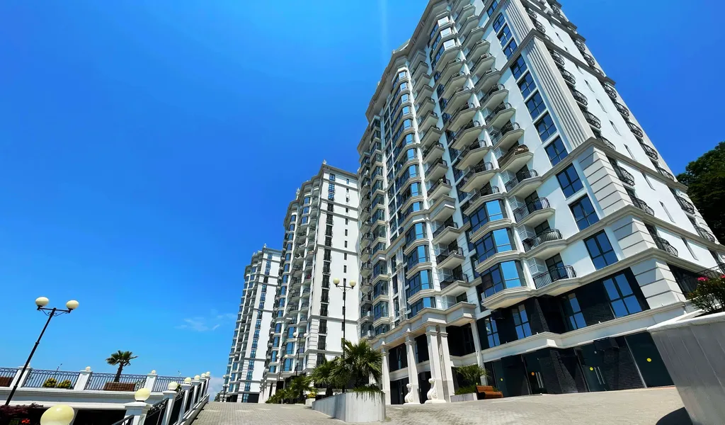 Шикарная квартира с панорамным видом и бассейном