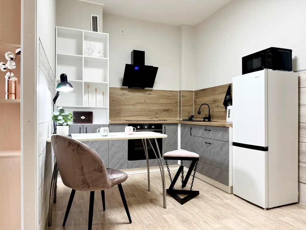 Квартира с панорамным балконом — аренда посуточно в Пыть-Ях