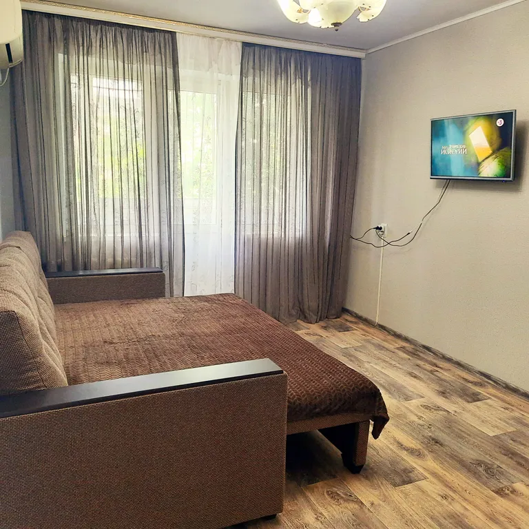 2-х комнатная квартира в тихом районе города — аренда посуточно в Камышин