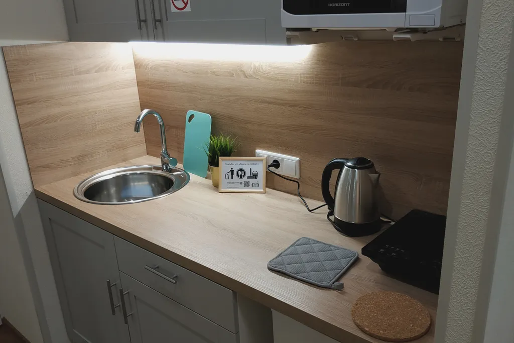 Светлая студия для двоих гостей недалеко от метро