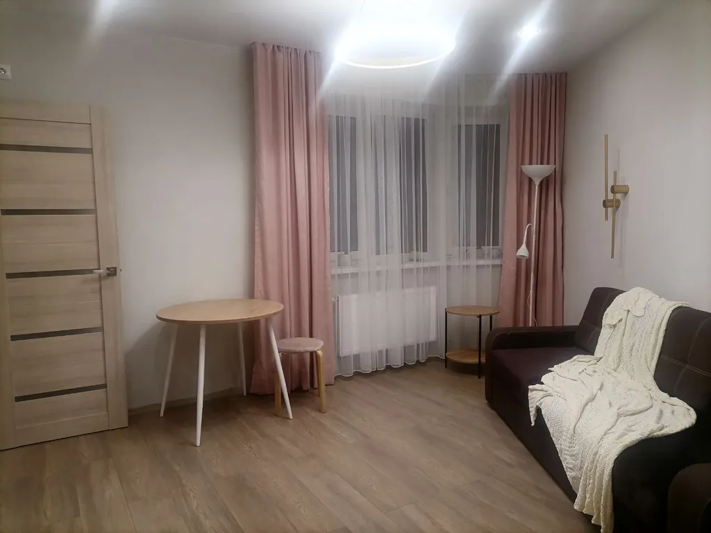 Квартира с панорамным видом на лес в центре города