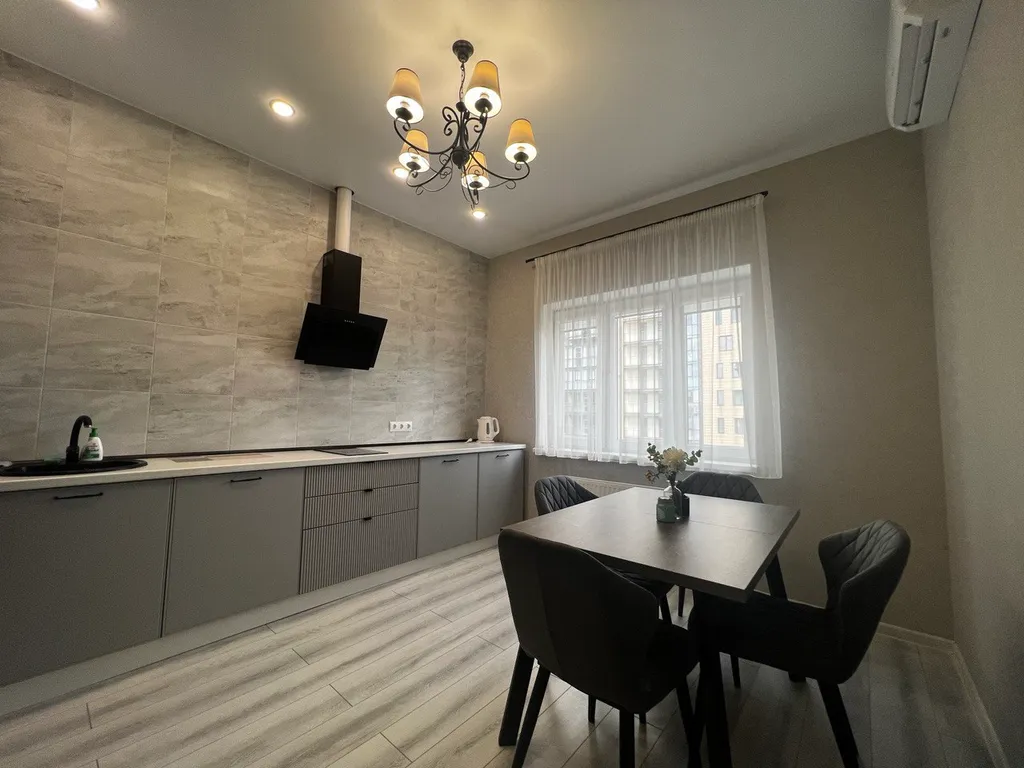 Новая, красивая квартира на берегу моря