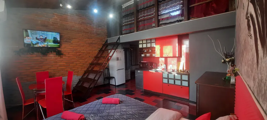 Квартира Двухуровневая квартира-студия в центре — Кореновск