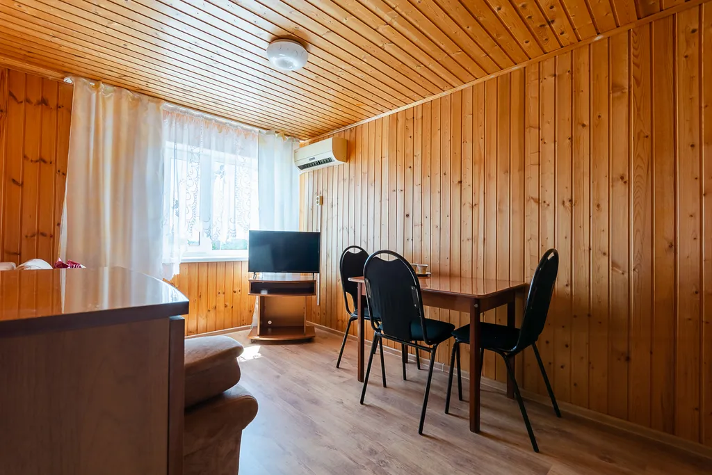 5 местный двухкомнатный номер с кухонной зоной, парковка в подарок