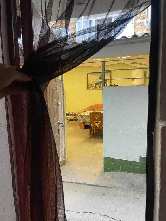 Однокомнатный коттедж со своей беседкой-кухней