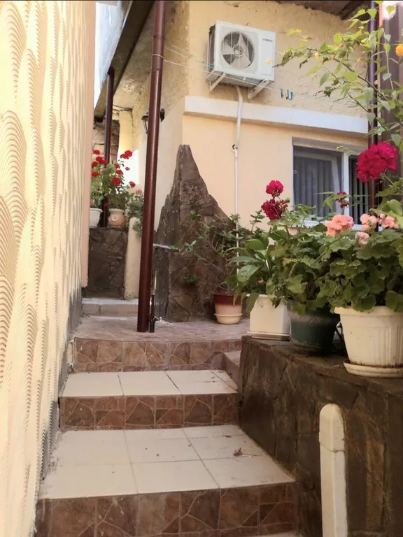 Домик-студия с двориком