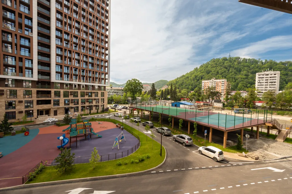 Студия с балконом и видом на горы