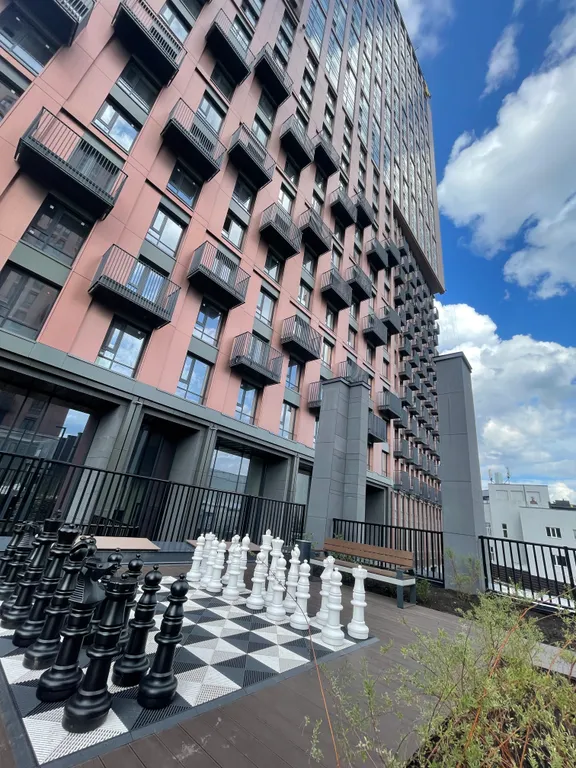 Роскошная уютная квартира с огромными окнами в тихий двор