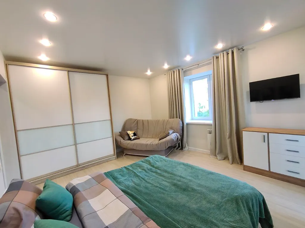 Просторная квартира в сердце Кирова с самостоятельным заселением — аренда посуточно в Киров