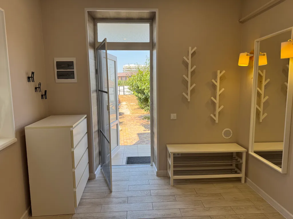 Половина Коттеджа