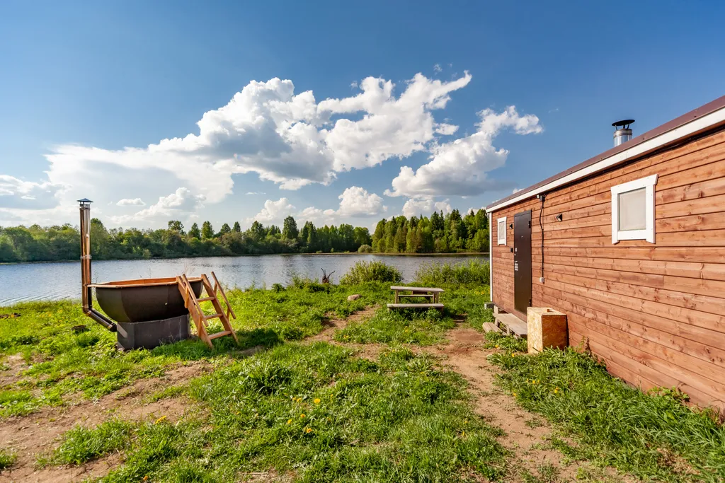 Домик на двоих с панорамным окном