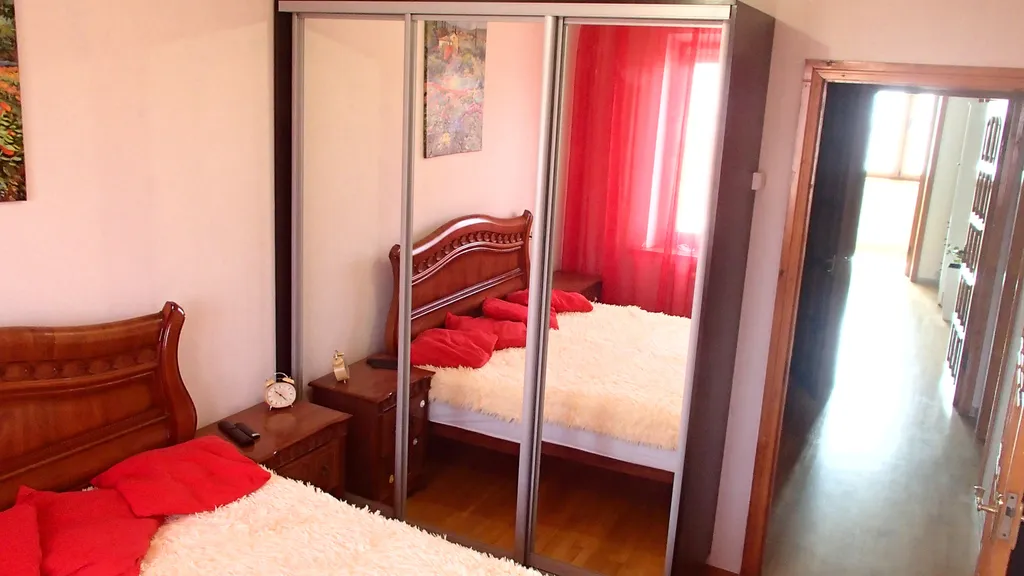 3-комнатная квартира на набережной чистая и уютная