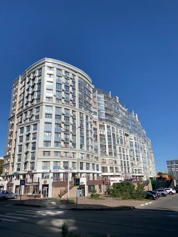 Просторная и теплая квартира с панорамным видом в центре города