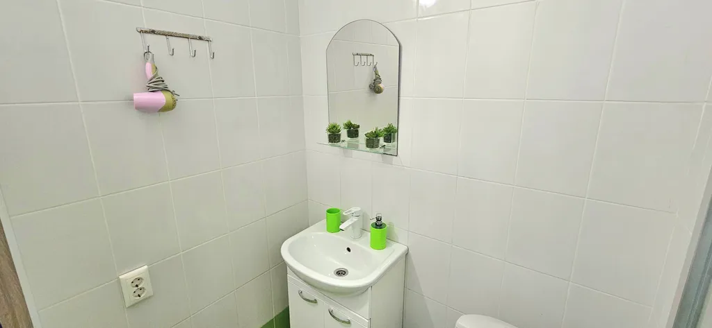 Квартира Квартира Студия в новом доме в тихом районе — Цемдолина