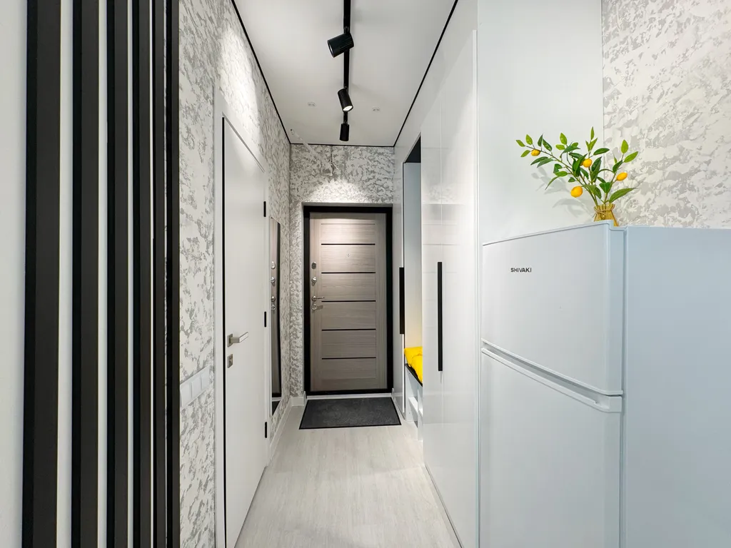 Светлая студия с панорамной лоджией