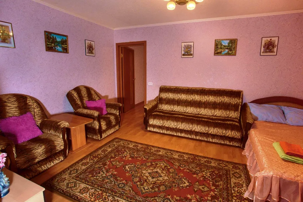 2-комнатная квартира в центре города с видом на город