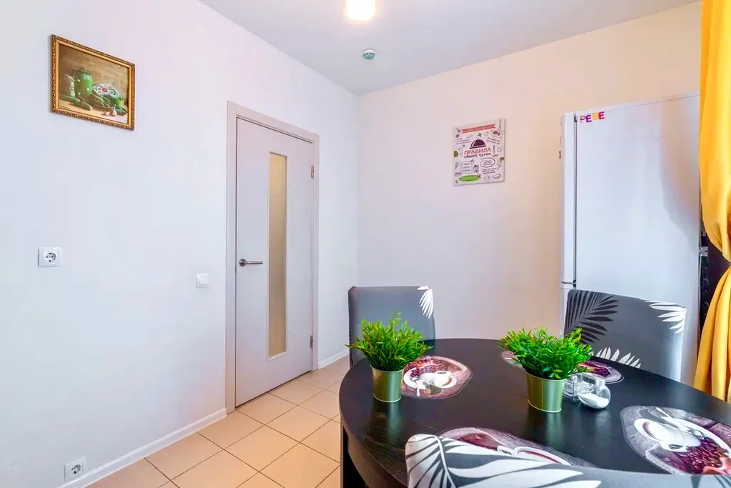 Шикарная 2-комнатная квартира с раздельными комнатами и балконом