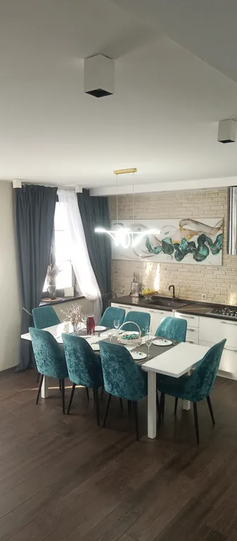 Стильный дом у реки с баней