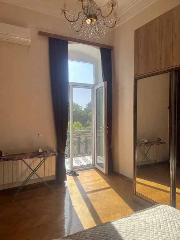 Торговая, улица Низами, площадь фонтанов