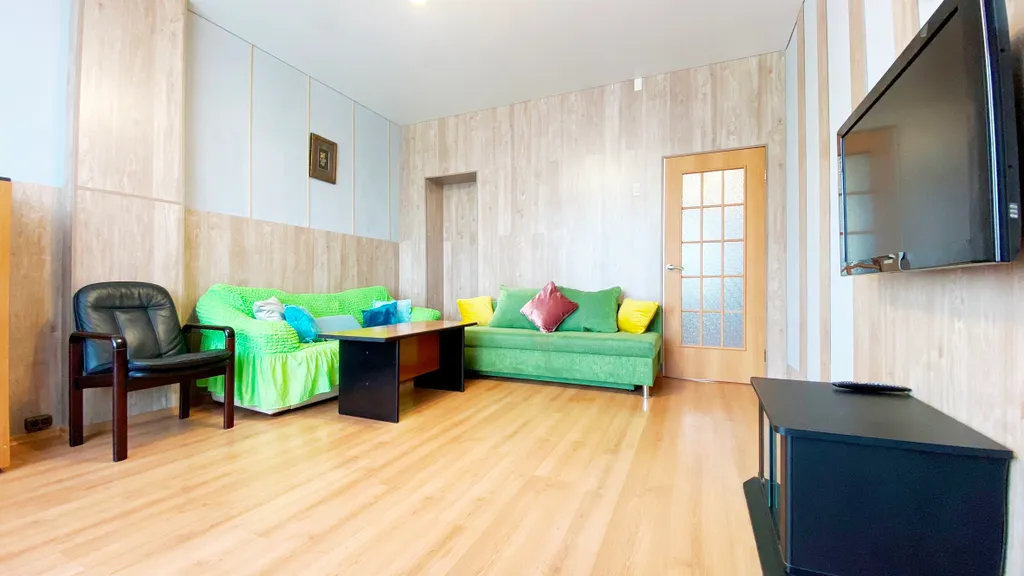 Просторная трехкомнатная квартира в центре